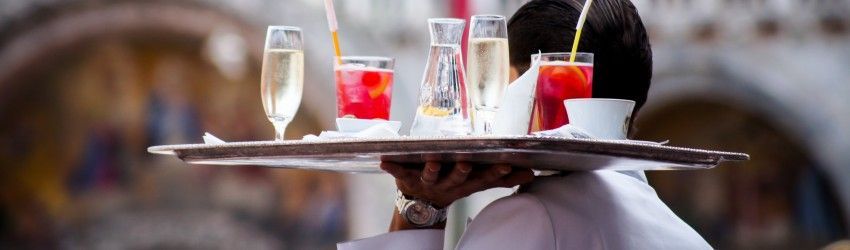 4 Características que deve procurar ao contratar Empregados de Mesa 